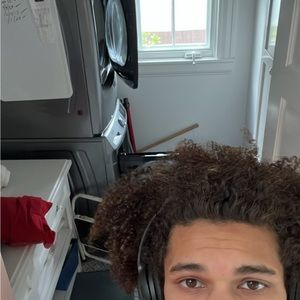 Meet your Posher, Jj